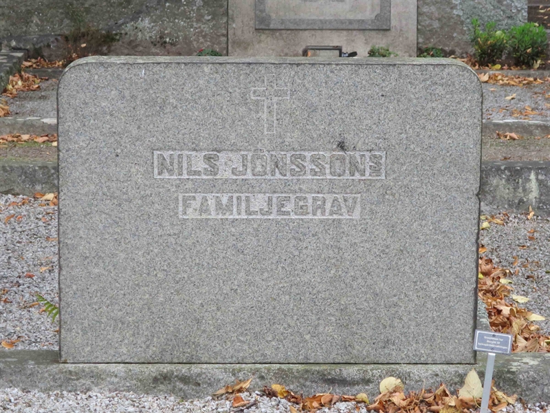 Grave number: HÖB 15    43
