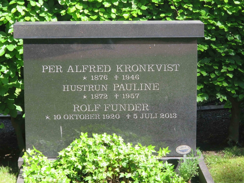 Grave number: HÖB 33     1