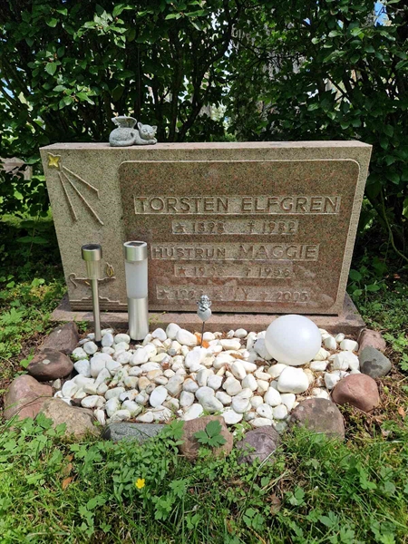 Grave number: 1 KV.4   103-104