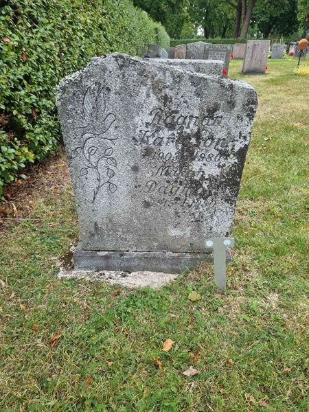 Grave number: 1 13   66, 67