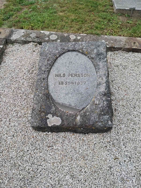 Grave number: NÅ 08    14, 15, 16