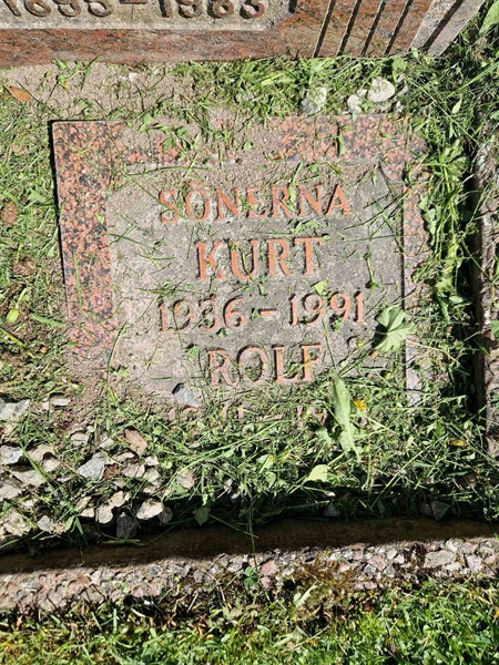 Grave number: 501 26 5338-5339