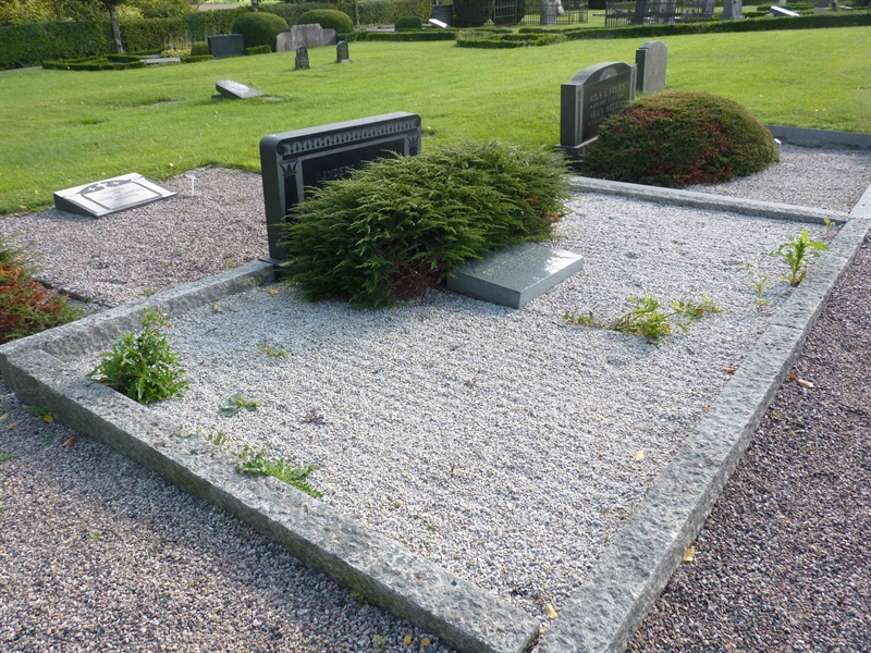 Grave number: ÖK 4     5