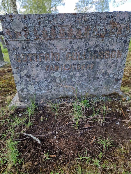 Grave number: 501 20 3892-3895