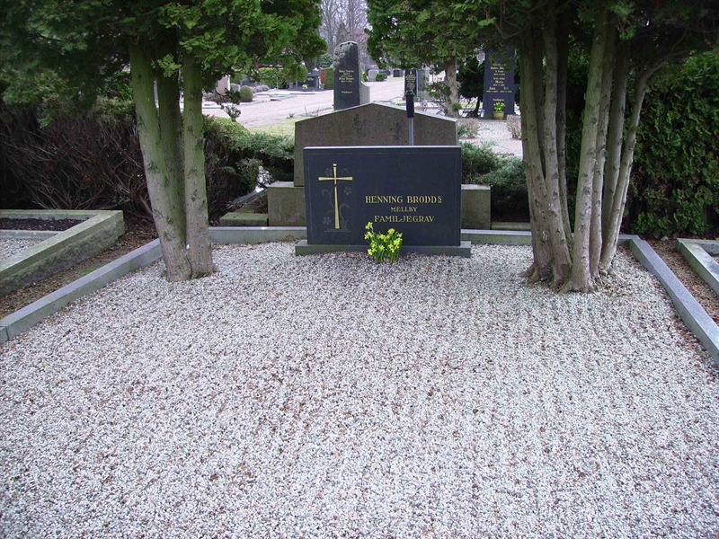 Grave number: LM 3 21  007