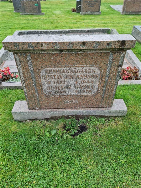 Grave number: KN 02   416, 417
