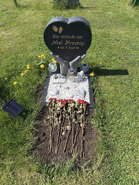 Grave number: R 05M 101D