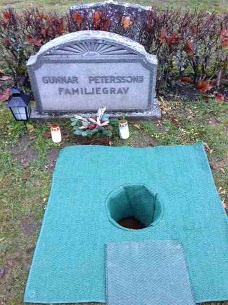 Grave number: MF 1    62