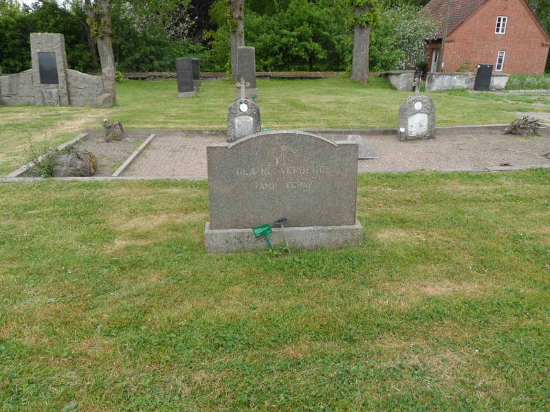 Grave number: ÖH B    68, 69, 70