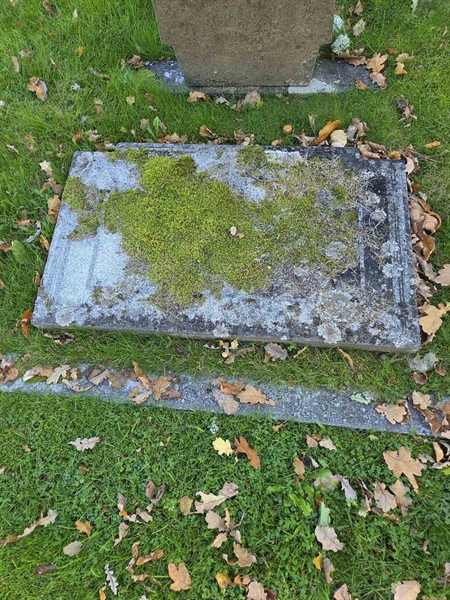 Grave number: T A C   626-627