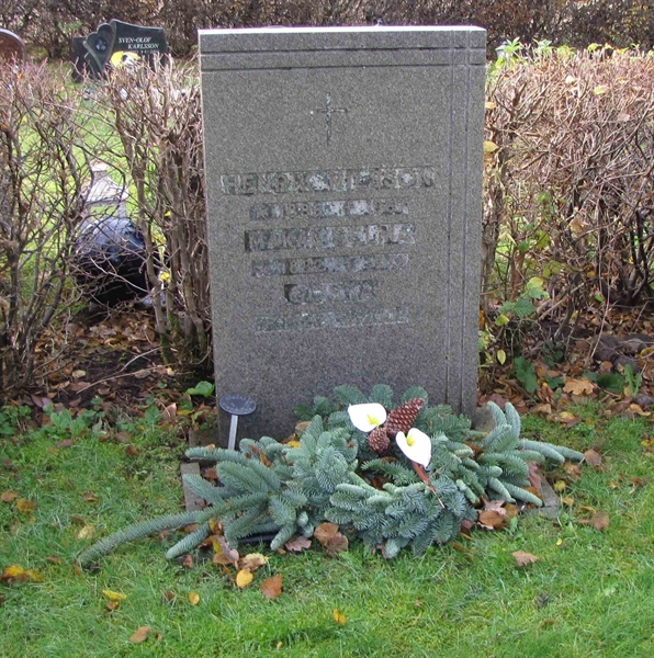 Grave number: HN EKEN   359, 360