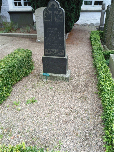 Grave number: BR 1 3     8