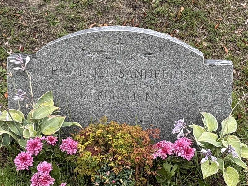 Grave number: IN 13     2