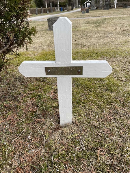 Grave number: R 3    84-E