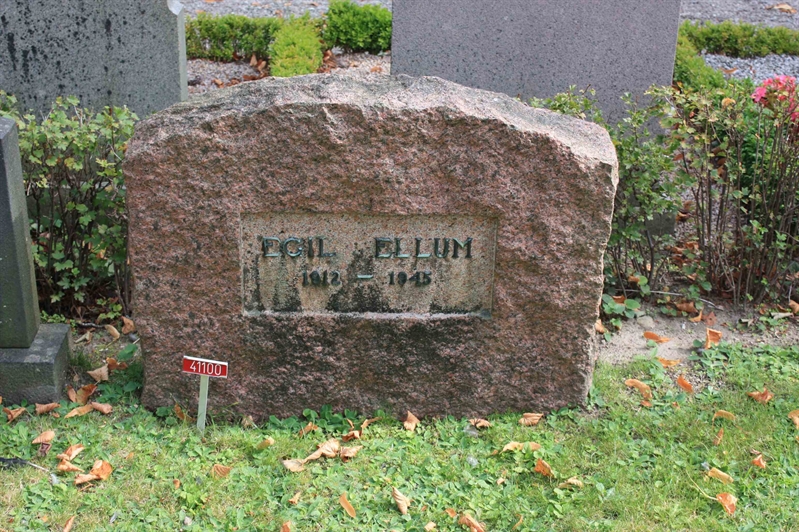 Grave number: Ö U04    37