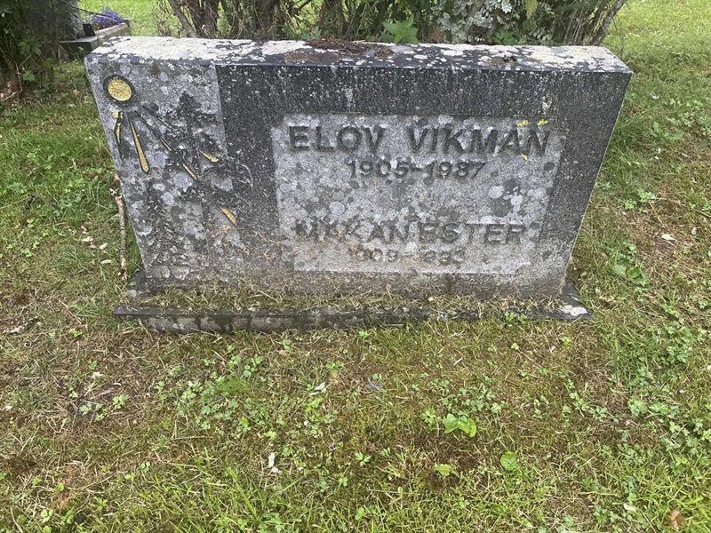 Grave number: 002 2   579