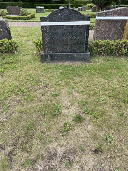 Grave number: EK F 2    81