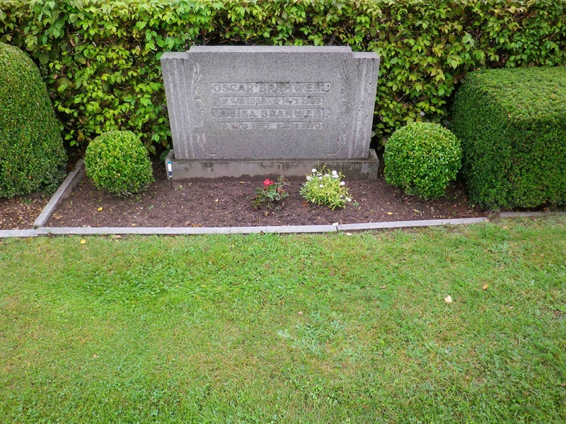 Grave number: OS N    33, 34