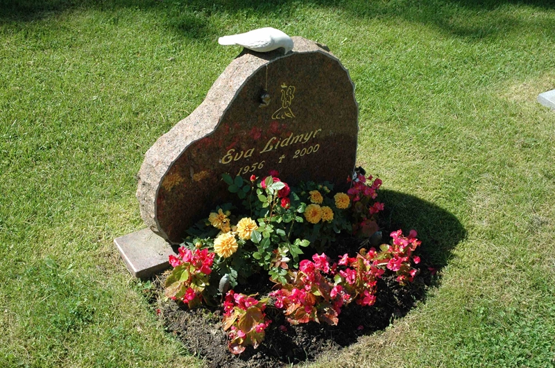 Grave number: H 3   73