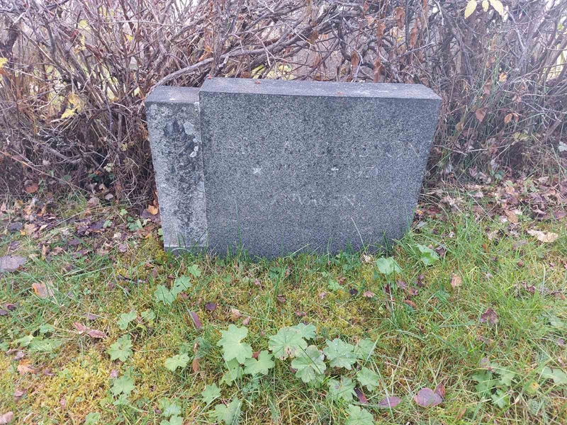 Grave number: RG F    48