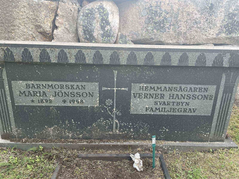 Grave number: 001 1   211