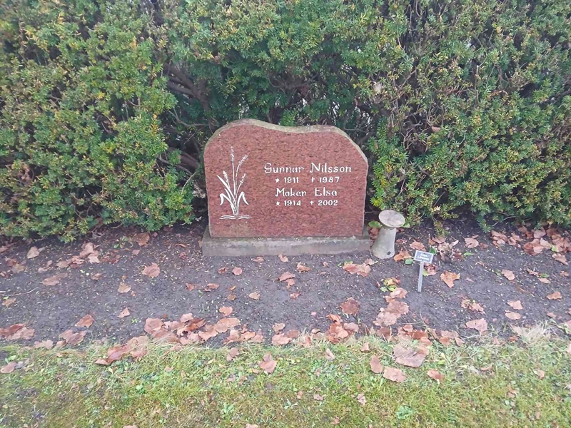 Grave number: FE E    13, 14