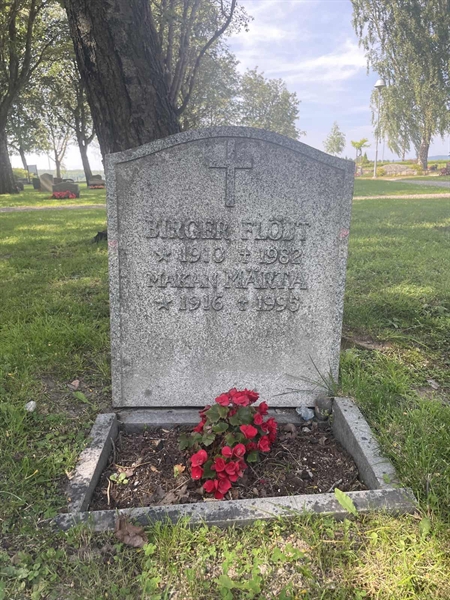 Grave number: H 8   152