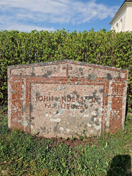 Grave number: 501 04 426-428