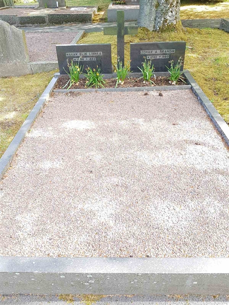 Grave number: 01  1404