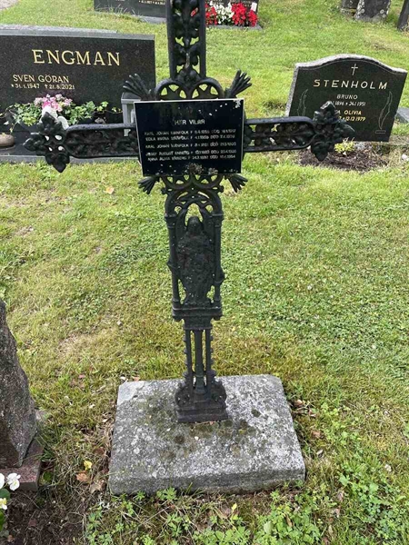 Grave number: N 4 3   303