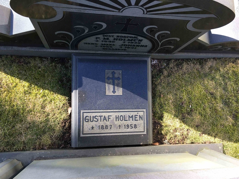 Grave number: 2 B   037