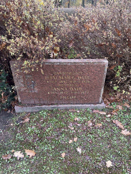 Grave number: VV 3   152, 153