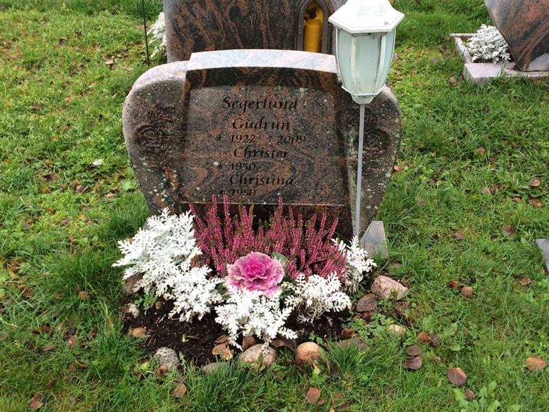 Grave number: 3 1924