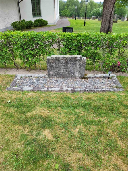 Grave number: Jä 01    71