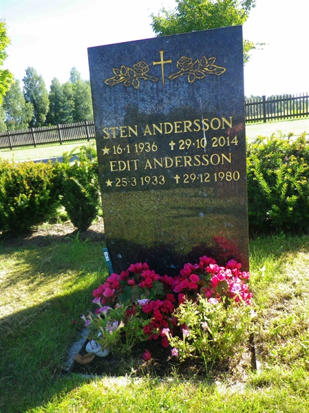 Grave number: OS ÖK    16, 17