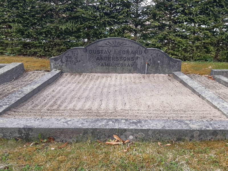 Grave number: NO 24     4