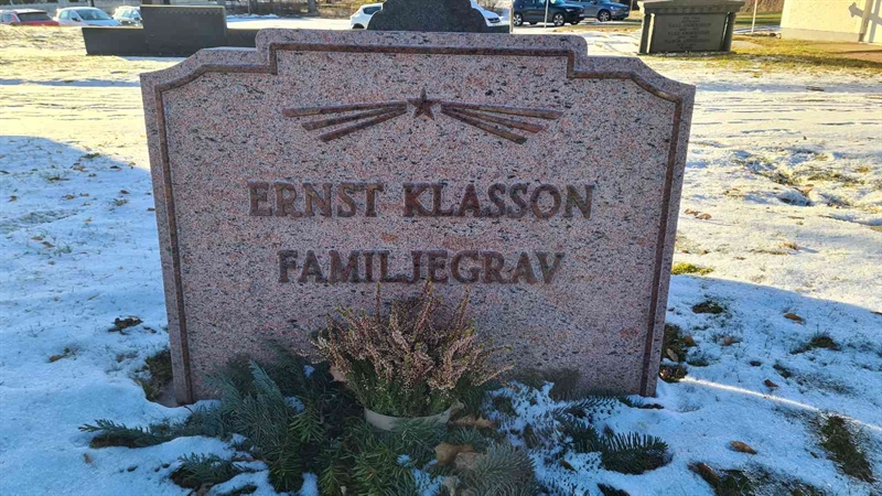 Grave number: M G 05 15-16
