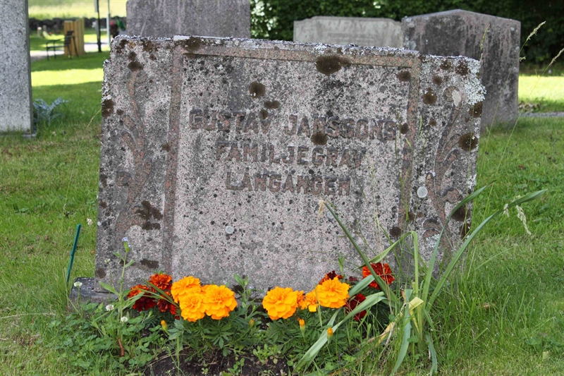 Grave number: GK EMAUS    81, 82