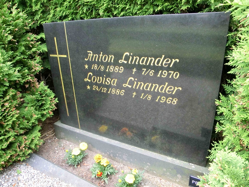 Grave number: KÄ E 070-071