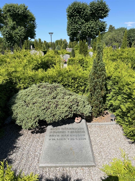 Grave number: NK V    52