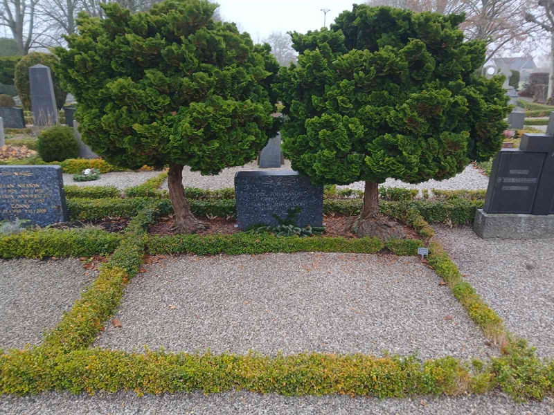 Grave number: FE A    76, 77