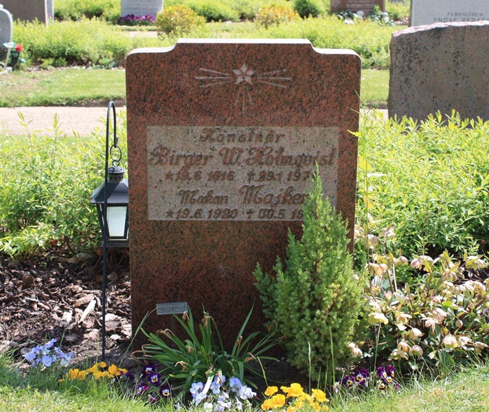 Grave number: Ö 28   210, 211