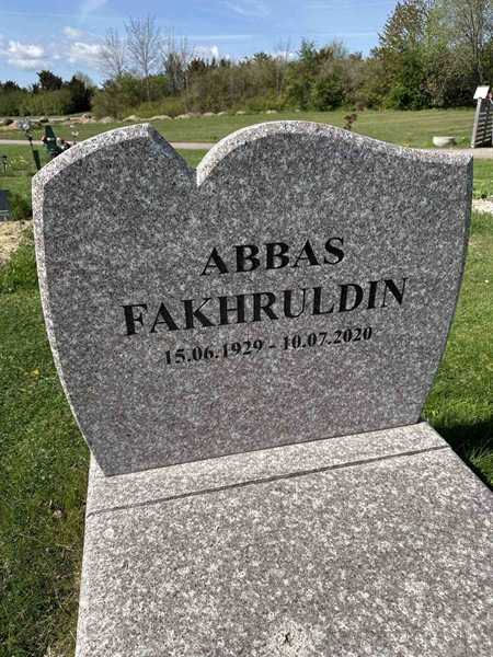 Grave number: R 05M 237, 238