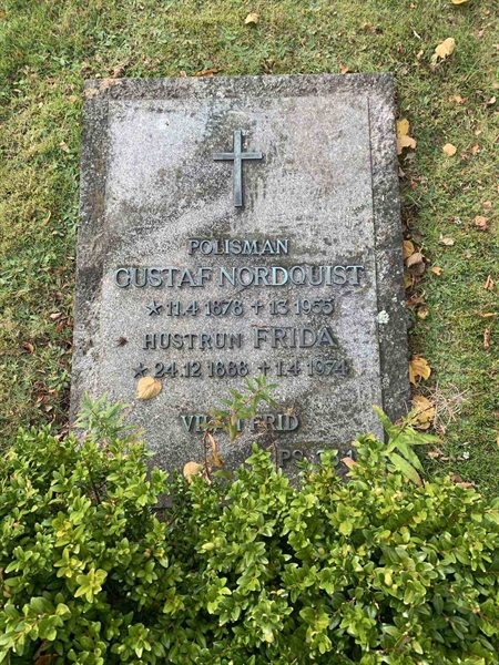 Grave number: VK B   126, 127