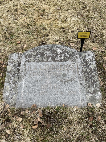 Grave number: R 1    64