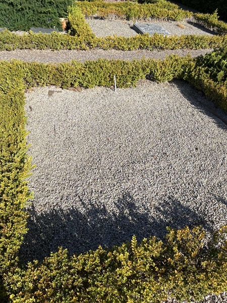 Grave number: NK E 118-119