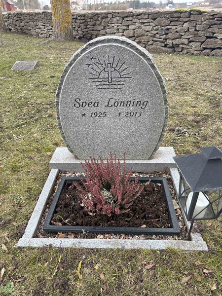 Grave number: LE 403