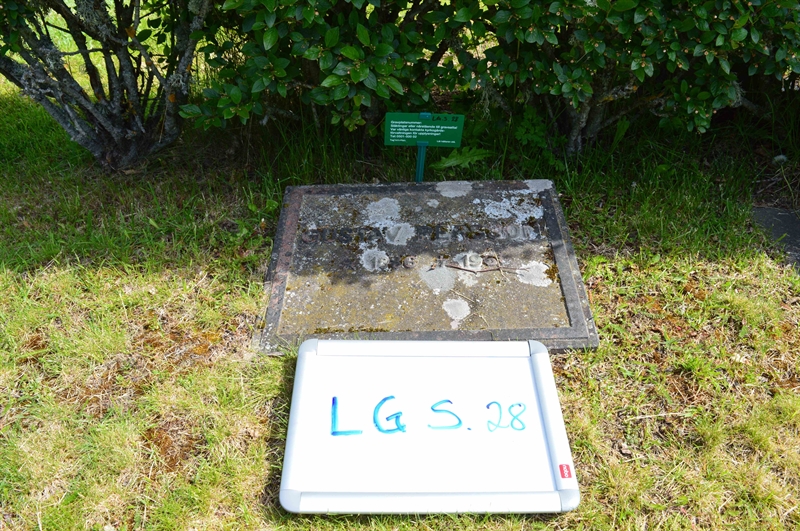Grave number: LG S    28