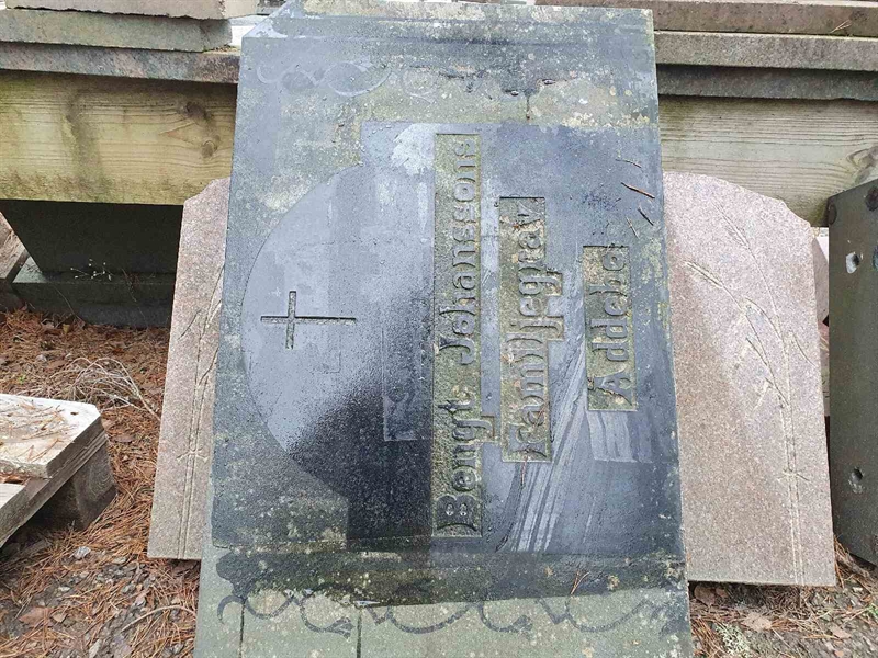 Grave number: Å G   105