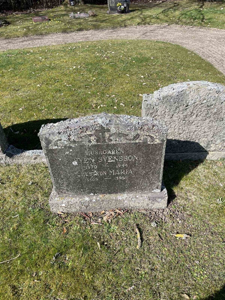 Grave number: Ä G E    82